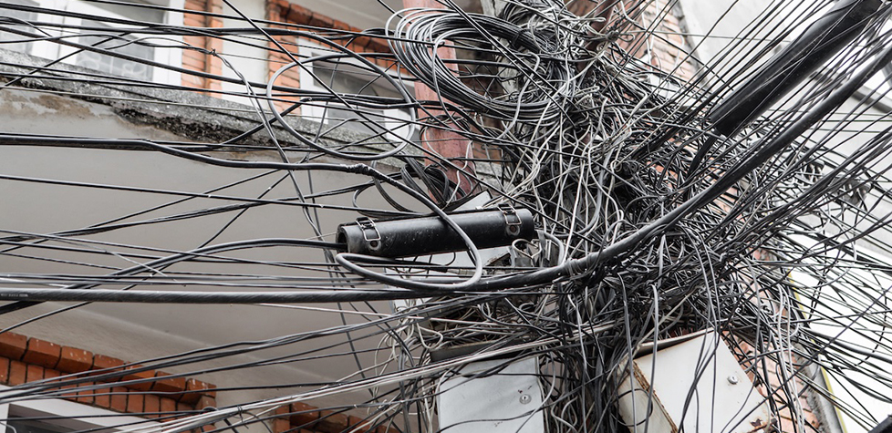 Anatel inicia coleta de dados sobre contratos de postes na banda larga